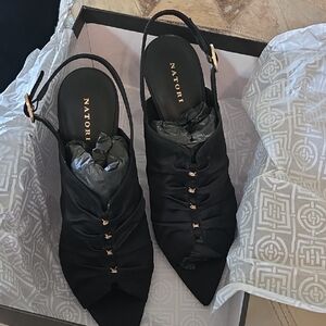 NWT Natori Black Ruched Slingback Heels